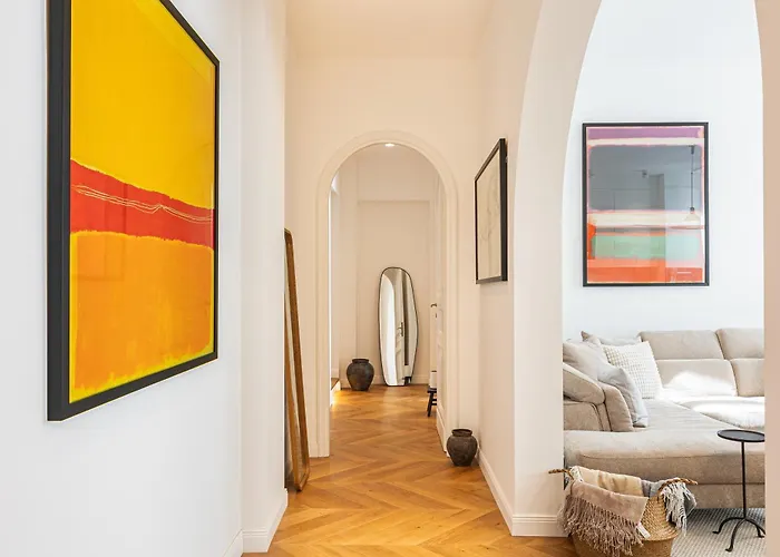 Stunning Brand New 4br 4bath Center-vatican *