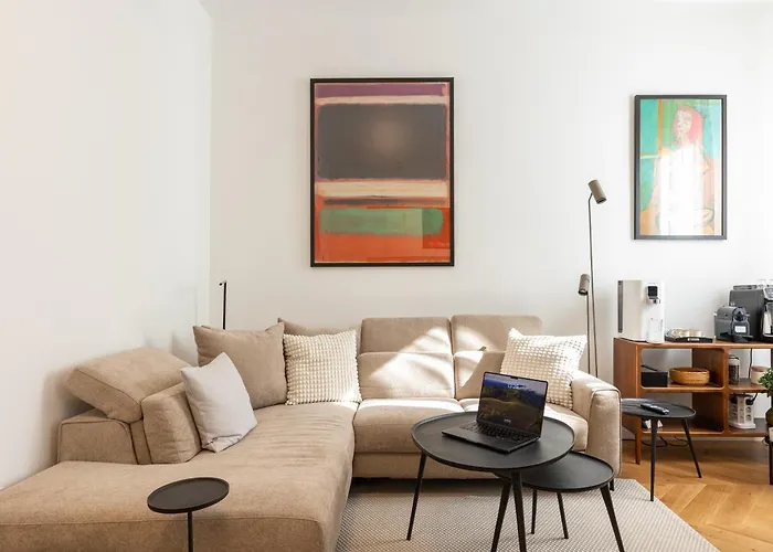 Stunning Brand New 4br 4bath Center-vatican Apartament *