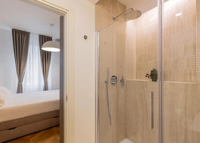 Stunning Brand New 4br 4bath Center-vatican Apartament *