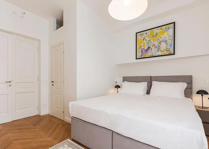 Stunning Brand New 4br 4bath Center-vatican Apartament *