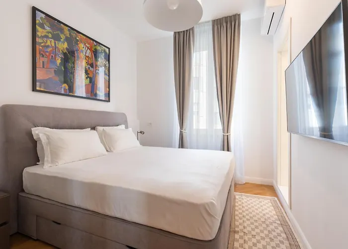 Stunning Brand New 4br 4bath Center-vatican Apartament