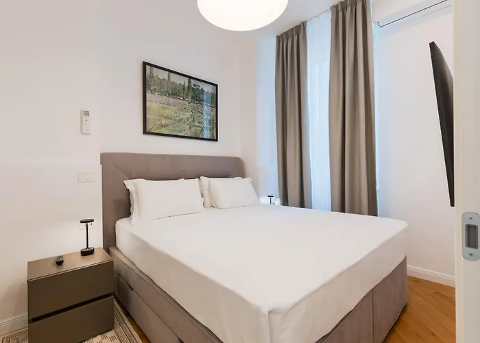 Stunning Brand New 4br 4bath Center-vatican Apartament