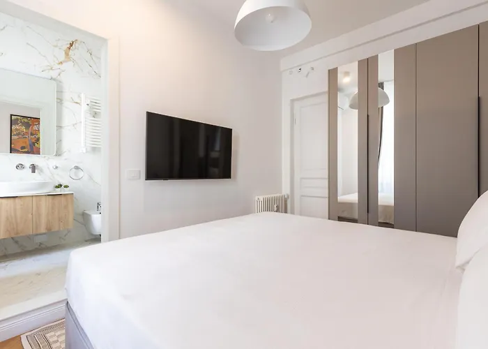 Stunning Brand New 4br 4bath Center-vatican Apartament Rzym