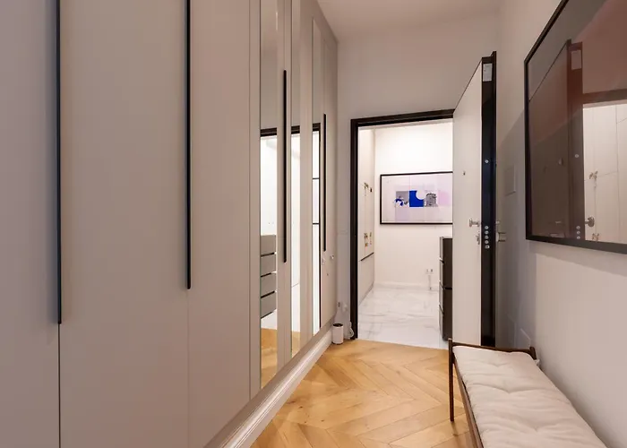 Stunning Brand New 4br 4bath Center-vatican Apartament