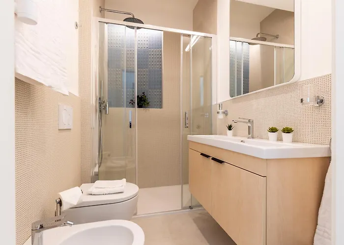 Stunning Brand New 4br 4bath Center-vatican